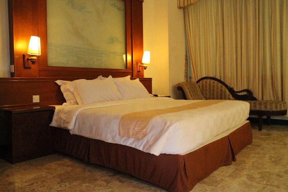 Satelit Hotel Surabaya Ngoại thất bức ảnh