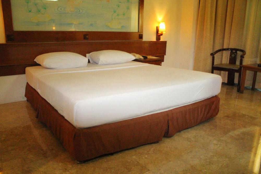 Satelit Hotel Surabaya Ngoại thất bức ảnh