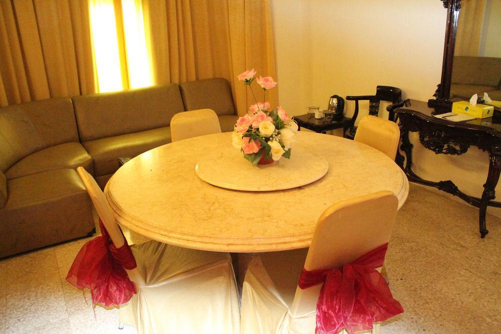 Satelit Hotel Surabaya Ngoại thất bức ảnh