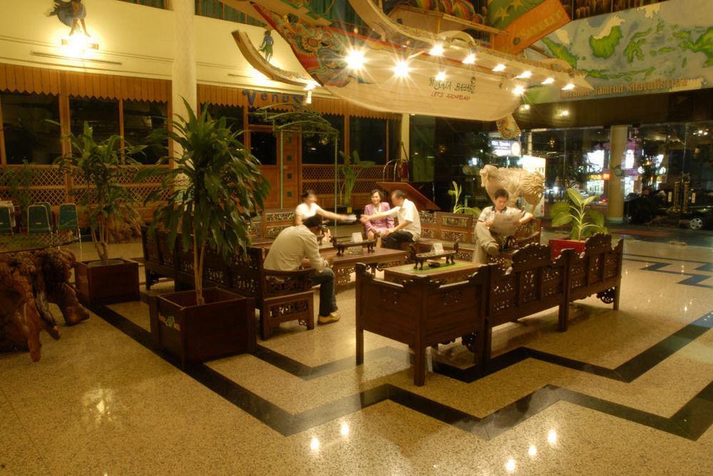 Satelit Hotel Surabaya Ngoại thất bức ảnh