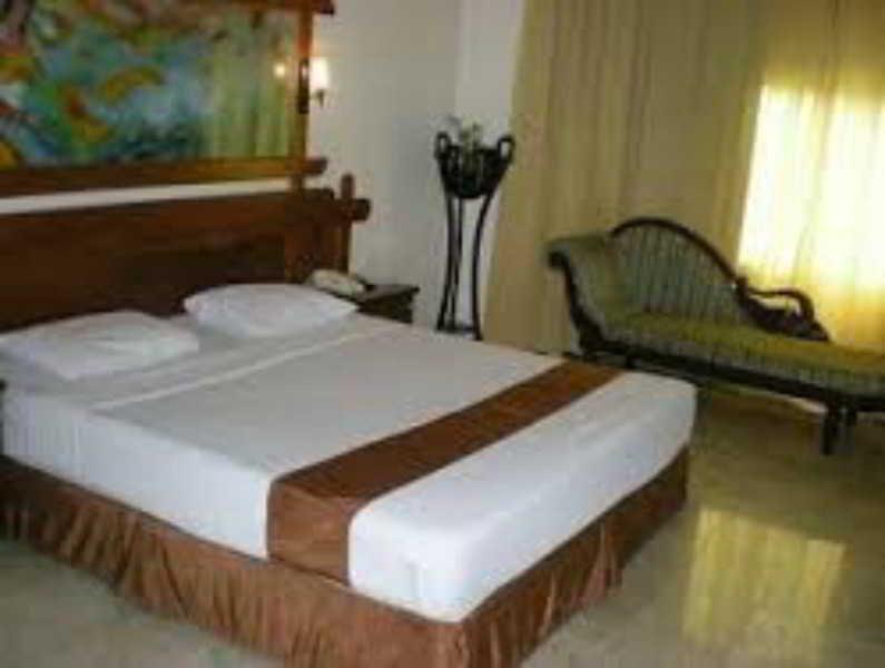 Satelit Hotel Surabaya Ngoại thất bức ảnh