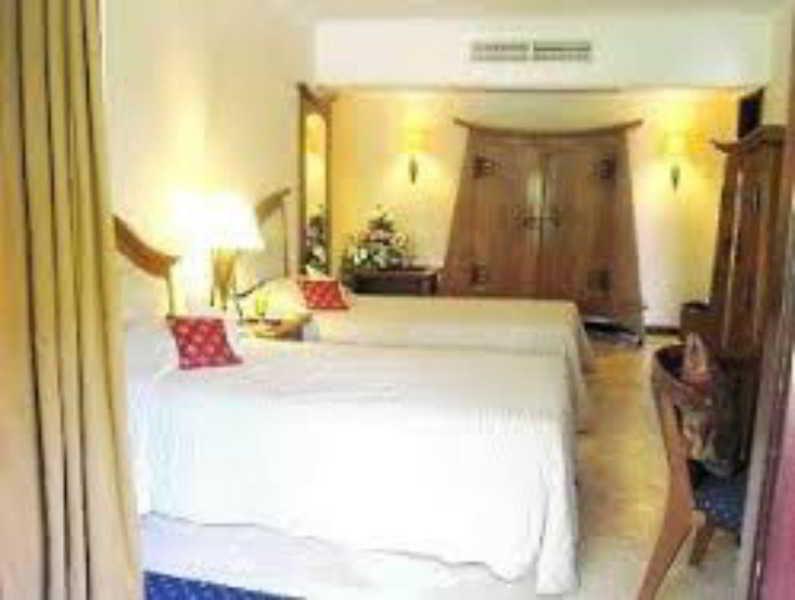 Satelit Hotel Surabaya Ngoại thất bức ảnh